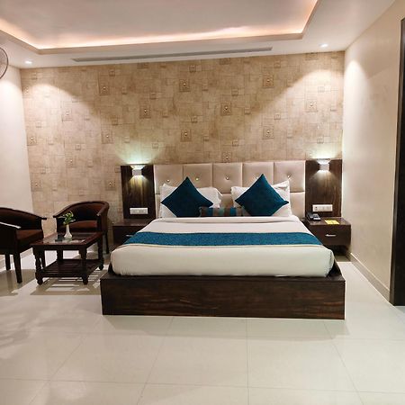 Pinnacle By Click Hotels, Лакхнау Екстер'єр фото
