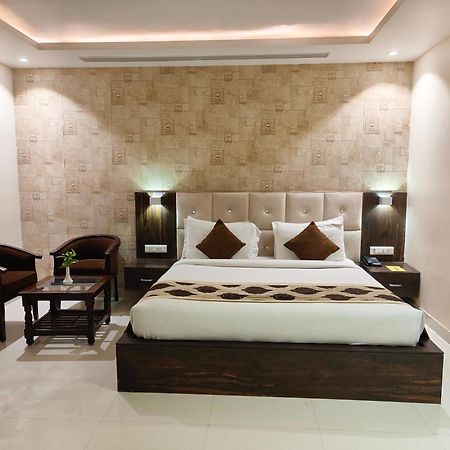 Pinnacle By Click Hotels, Лакхнау Екстер'єр фото