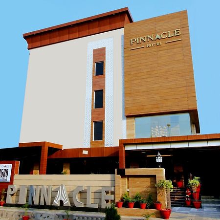 Pinnacle By Click Hotels, Лакхнау Екстер'єр фото