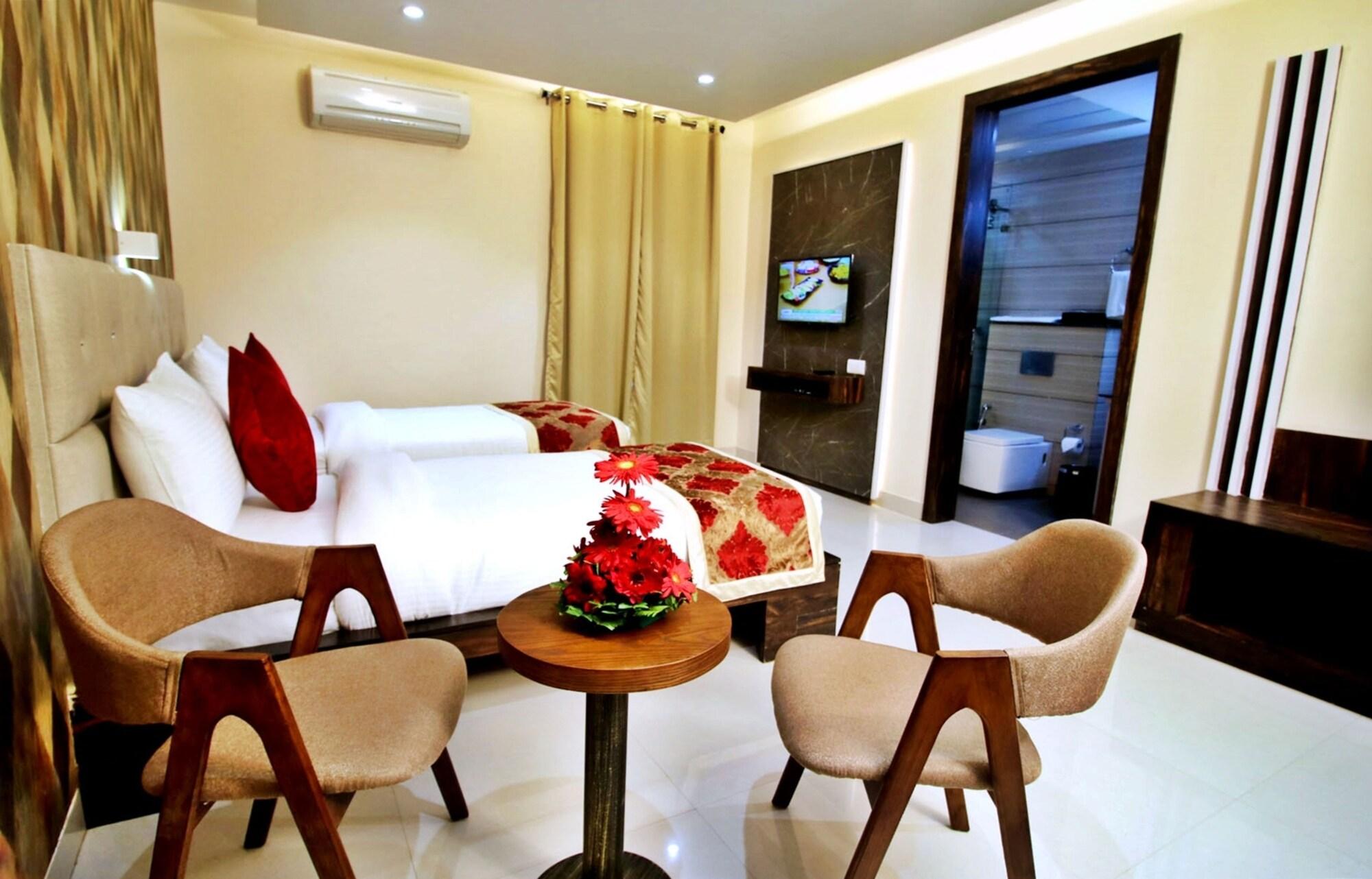 Pinnacle By Click Hotels, Лакхнау Екстер'єр фото