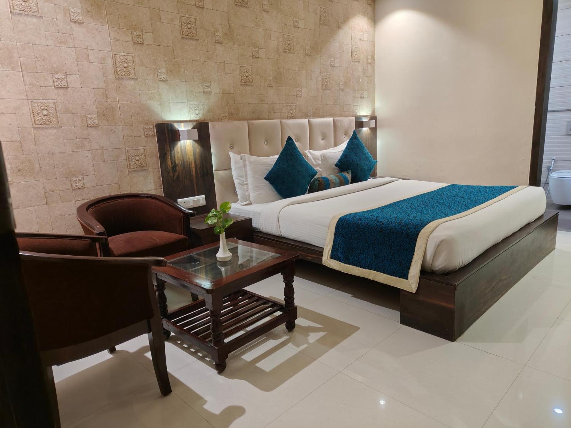 Pinnacle By Click Hotels, Лакхнау Екстер'єр фото