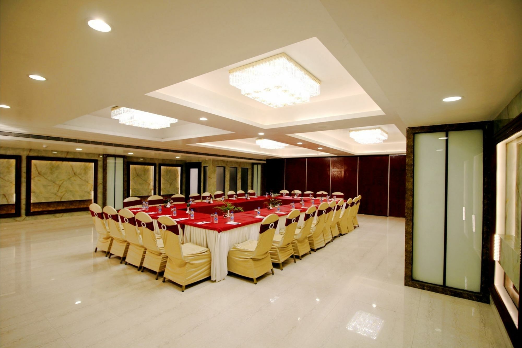 Pinnacle By Click Hotels, Лакхнау Екстер'єр фото