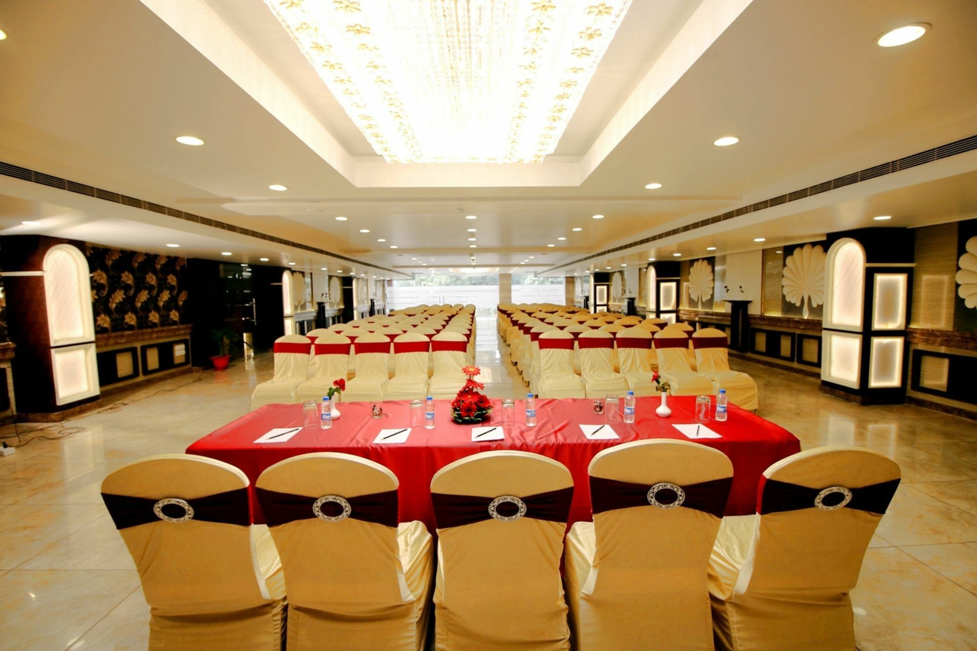 Pinnacle By Click Hotels, Лакхнау Екстер'єр фото