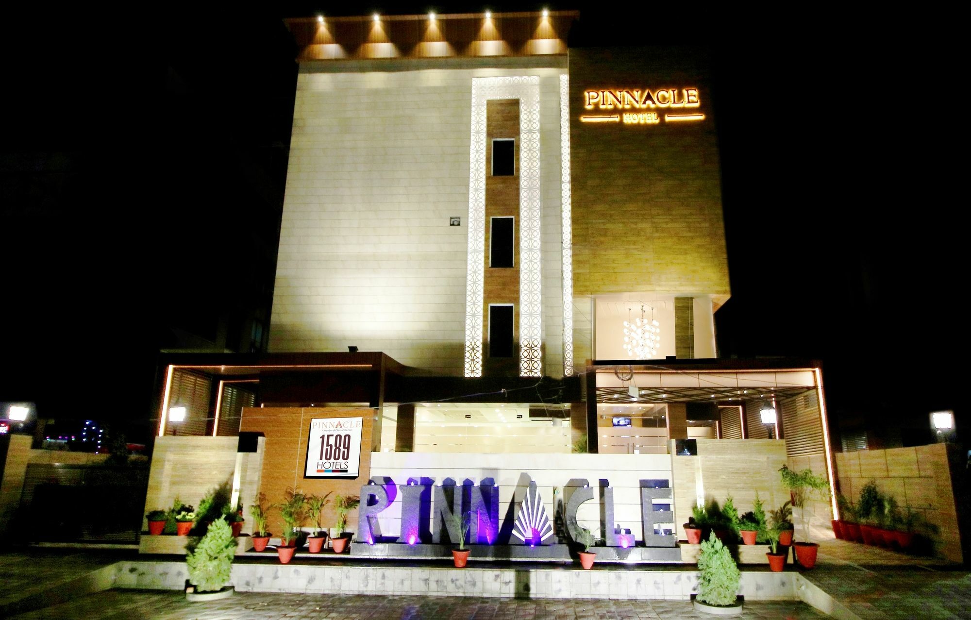 Pinnacle By Click Hotels, Лакхнау Екстер'єр фото